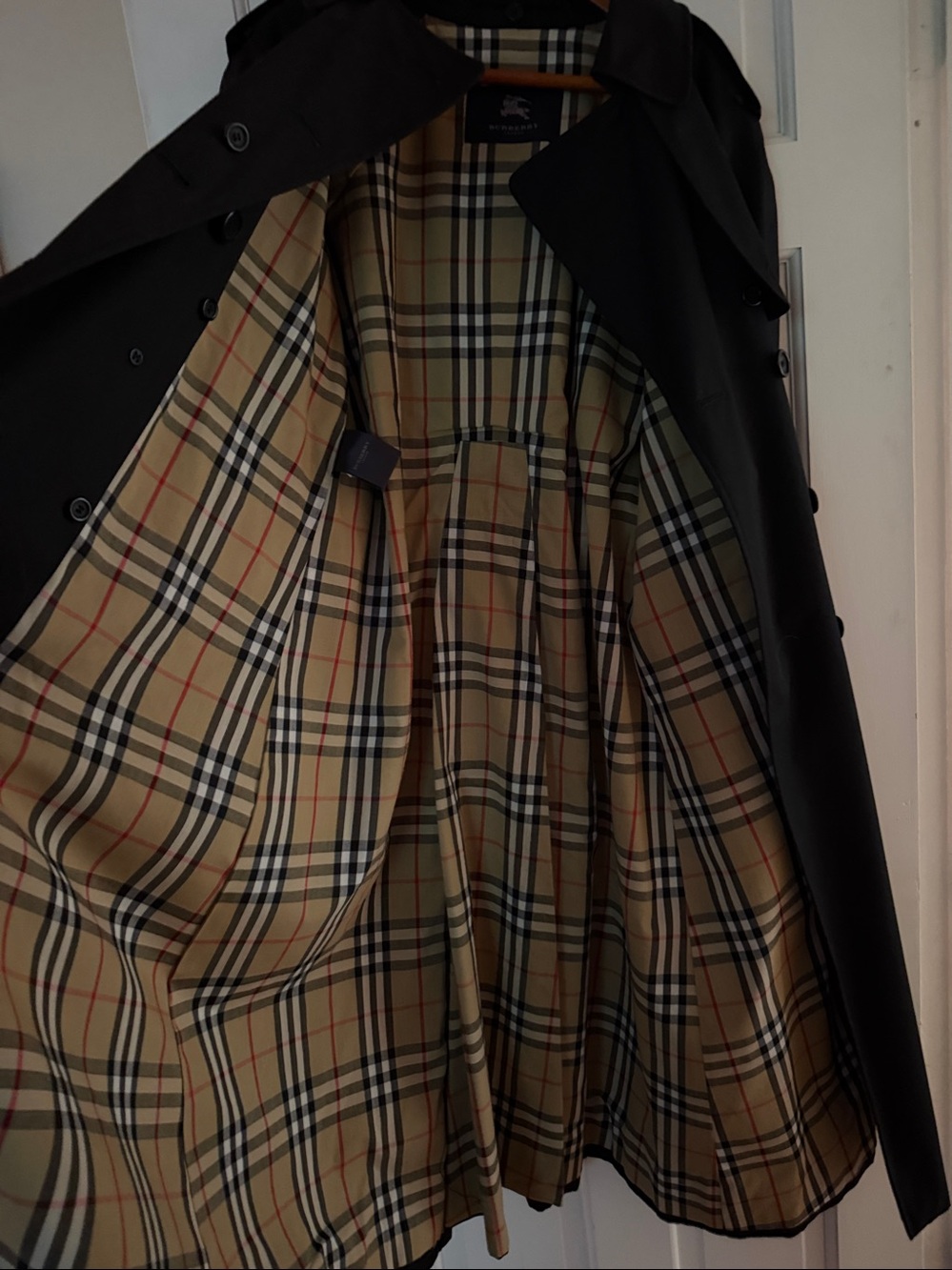 Burberry Black Double-Breasted Trench Coat with Belt with wool liner - Picture 7 of 12